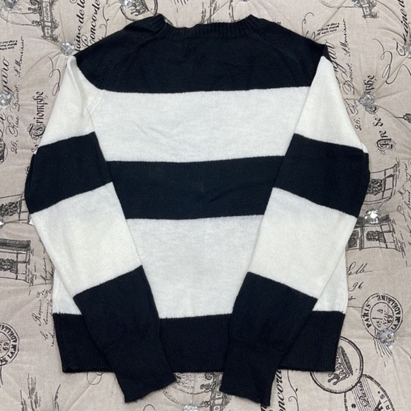 Treasure & Bond Wide Stripe Crewneck Sweater - Picture 6 of 8